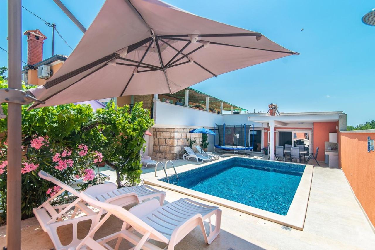 Villa Holiday House Vlahovich Tinjan Exterior foto