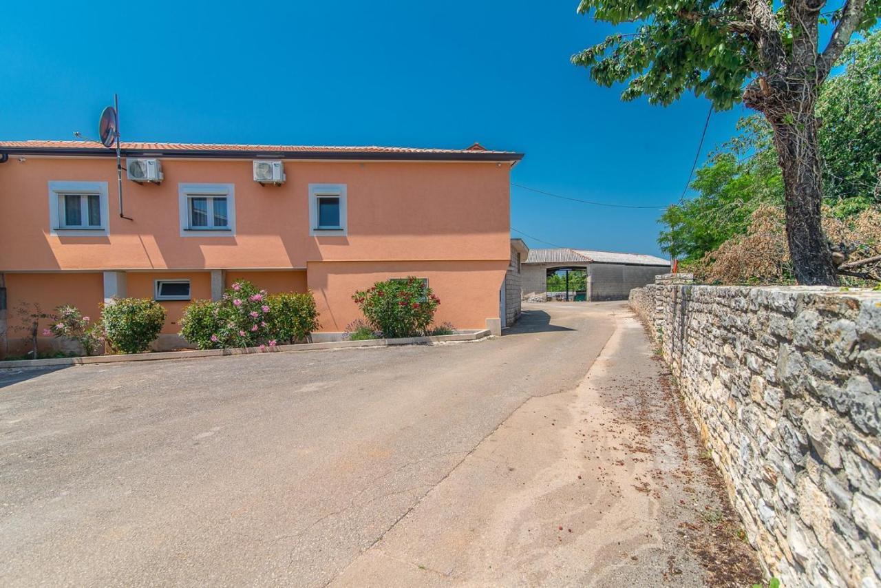 Villa Holiday House Vlahovich Tinjan Exterior foto